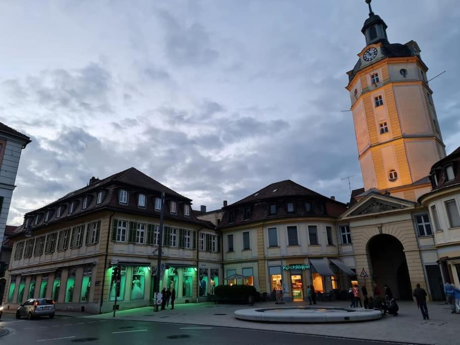 Tor Stay - Charmante 2 Zimmer Apartment Ansbach Esterno foto